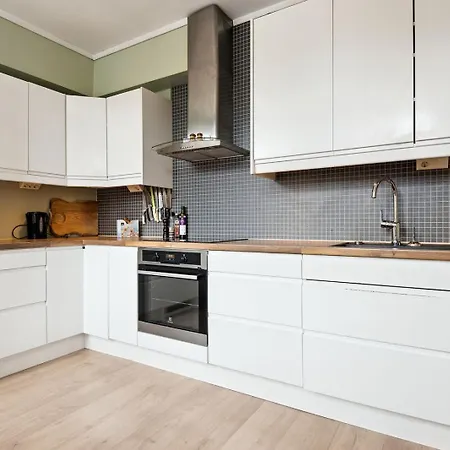 Semesterbostad Sjarmerende Med Utsikt, Spa-bad Og Park *