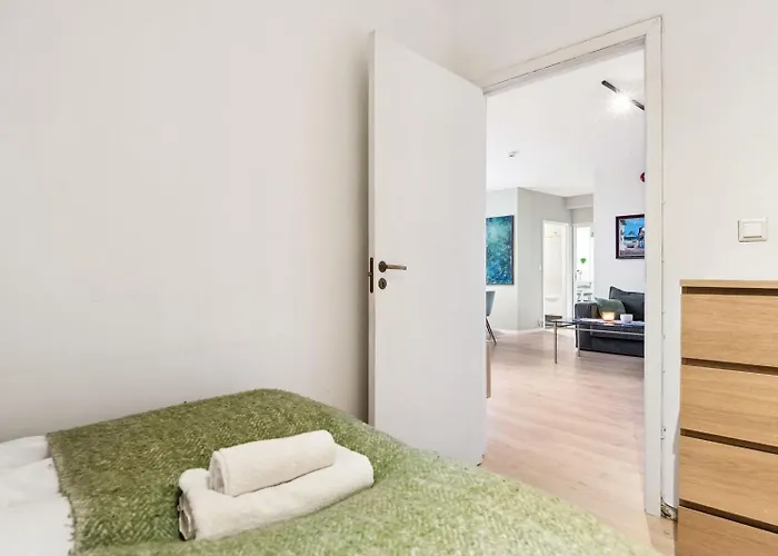 Sjarmerende Med Utsikt, Spa-bad Og Park *