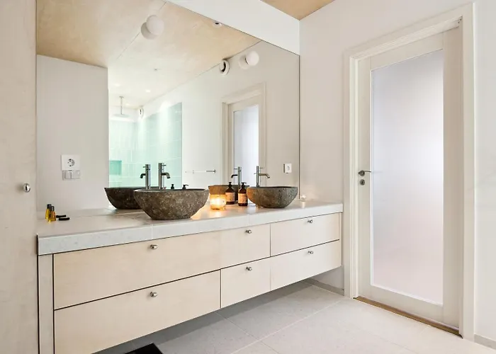 Sjarmerende Med Utsikt, Spa-bad Og Park Holiday home Bergen