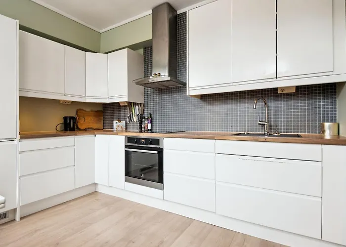 Holiday home Sjarmerende Med Utsikt, Spa-bad Og Park *